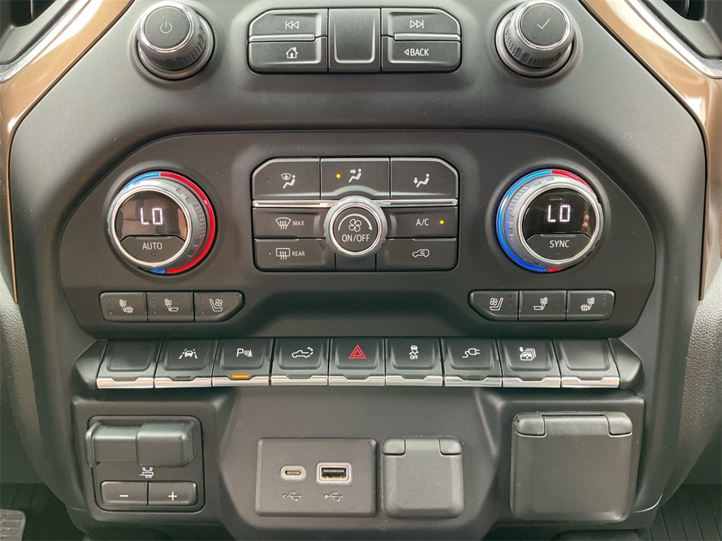 2022 Chevrolet Silverado 1500 High Country photo 25
