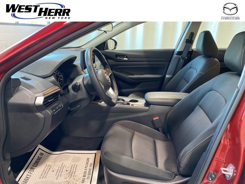 2025 Nissan Altima 2.5 SV photo 4