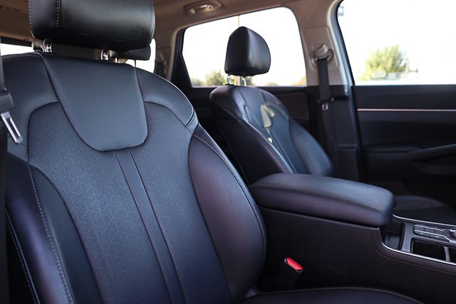 2022 Kia Sorento S photo 33