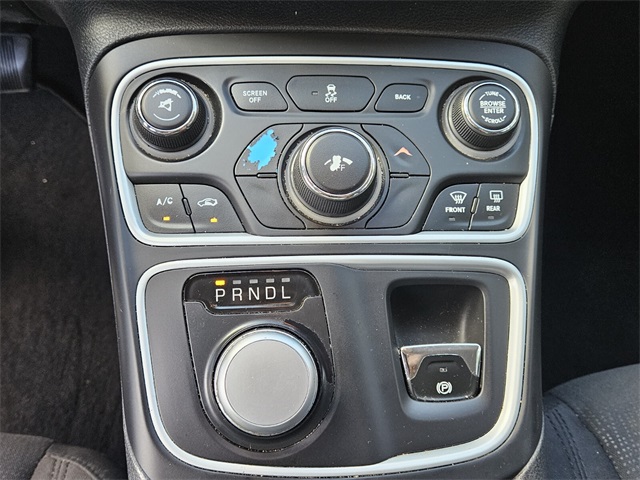 2016 Chrysler 200 LX photo 16