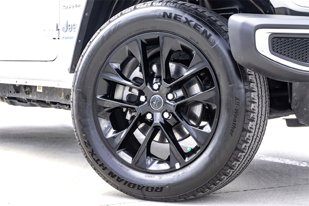 2024 Jeep Wrangler Sahara 4xe photo 2