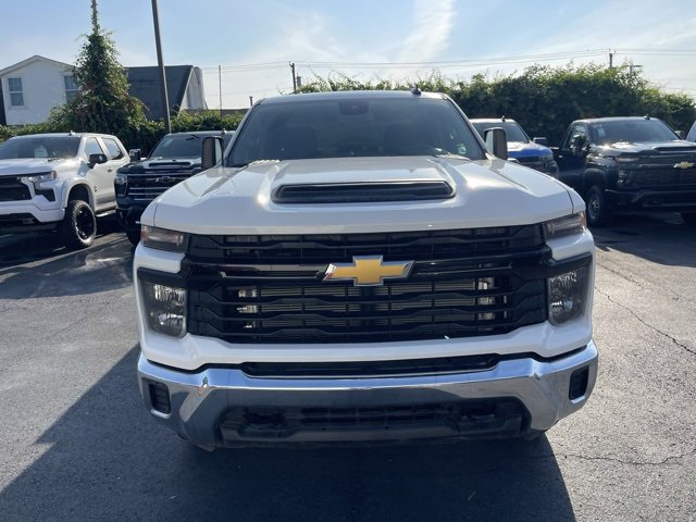 2024 Chevrolet Silverado 2500HD photo 2