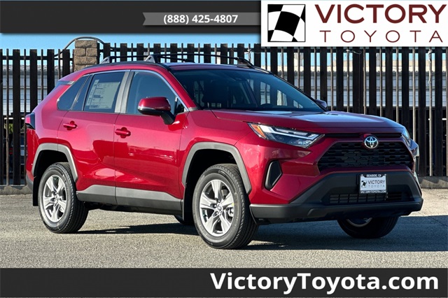 2025 Toyota RAV4 XLE's photo