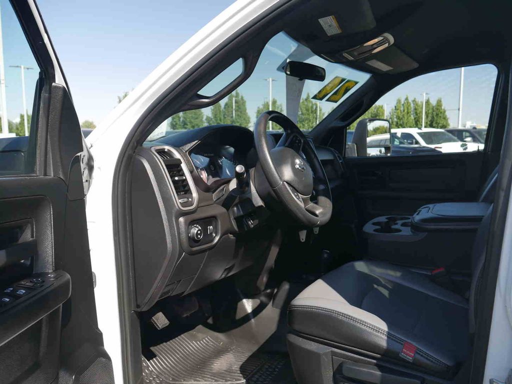 2024 Ram 3500 Tradesman photo 30