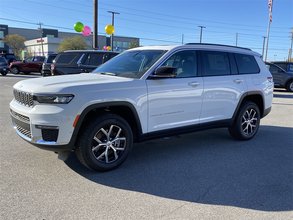 2025 Jeep Grand Cherokee Limited photo 8