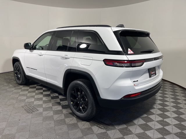 2025 Jeep Grand Cherokee Altitude X photo 4