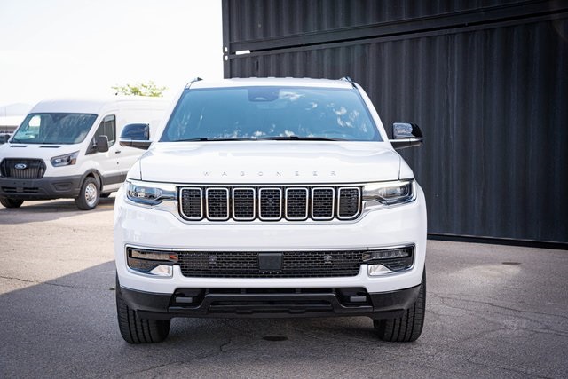 2025 Jeep Wagoneer Base photo 3