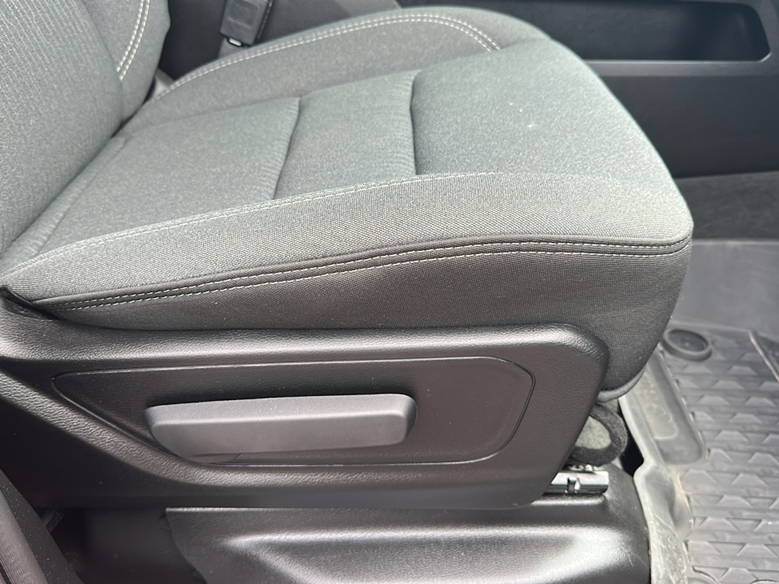 2022 Ram 1500 Big Horn photo 3