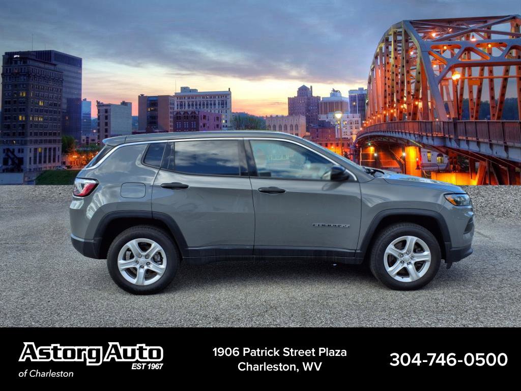 2023 Jeep Compass Sport photo 2