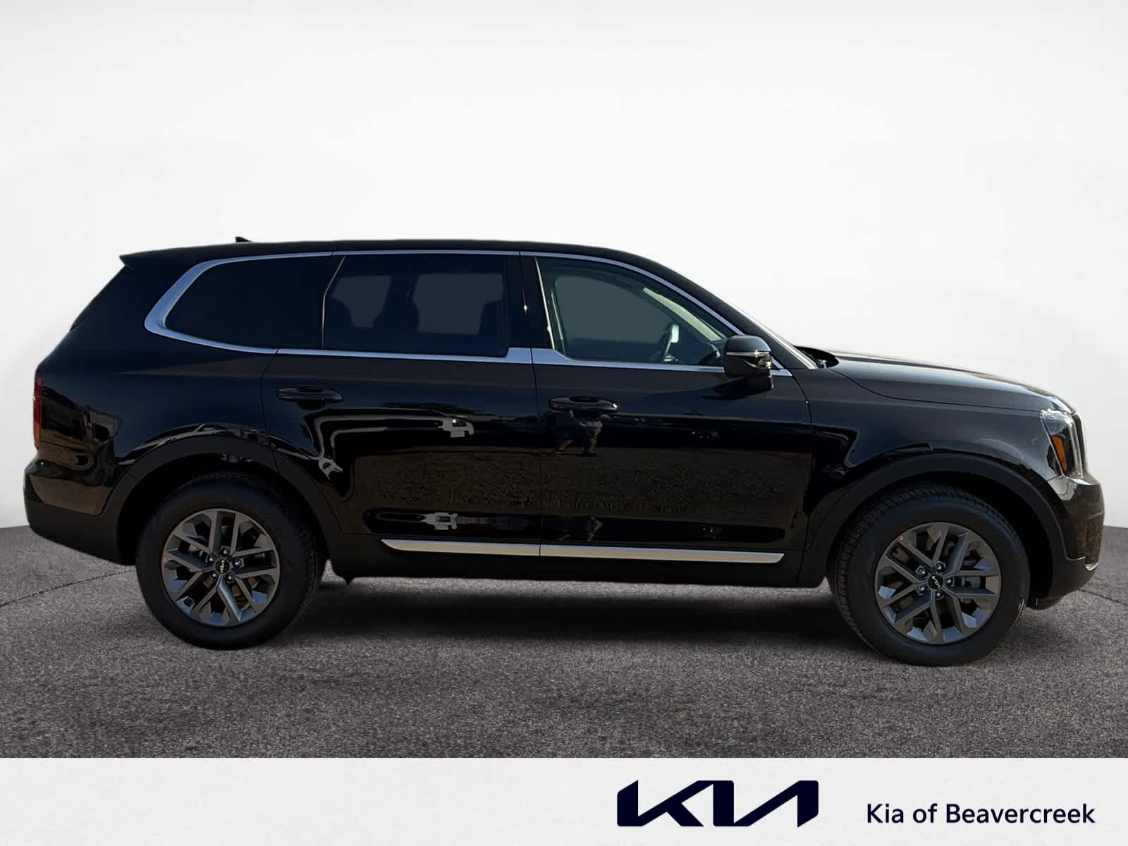 2025 Kia Telluride LX photo 3