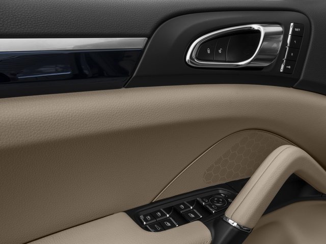 2018 Porsche Cayenne Base Platinum Edition photo 16