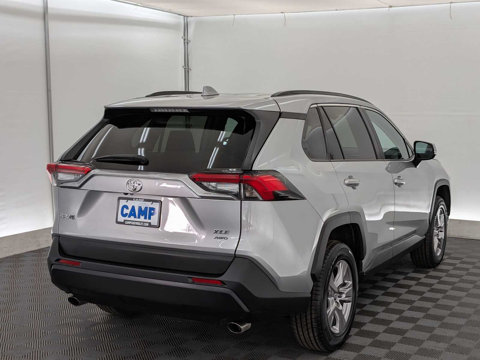 2023 Toyota RAV4 XLE photo 5