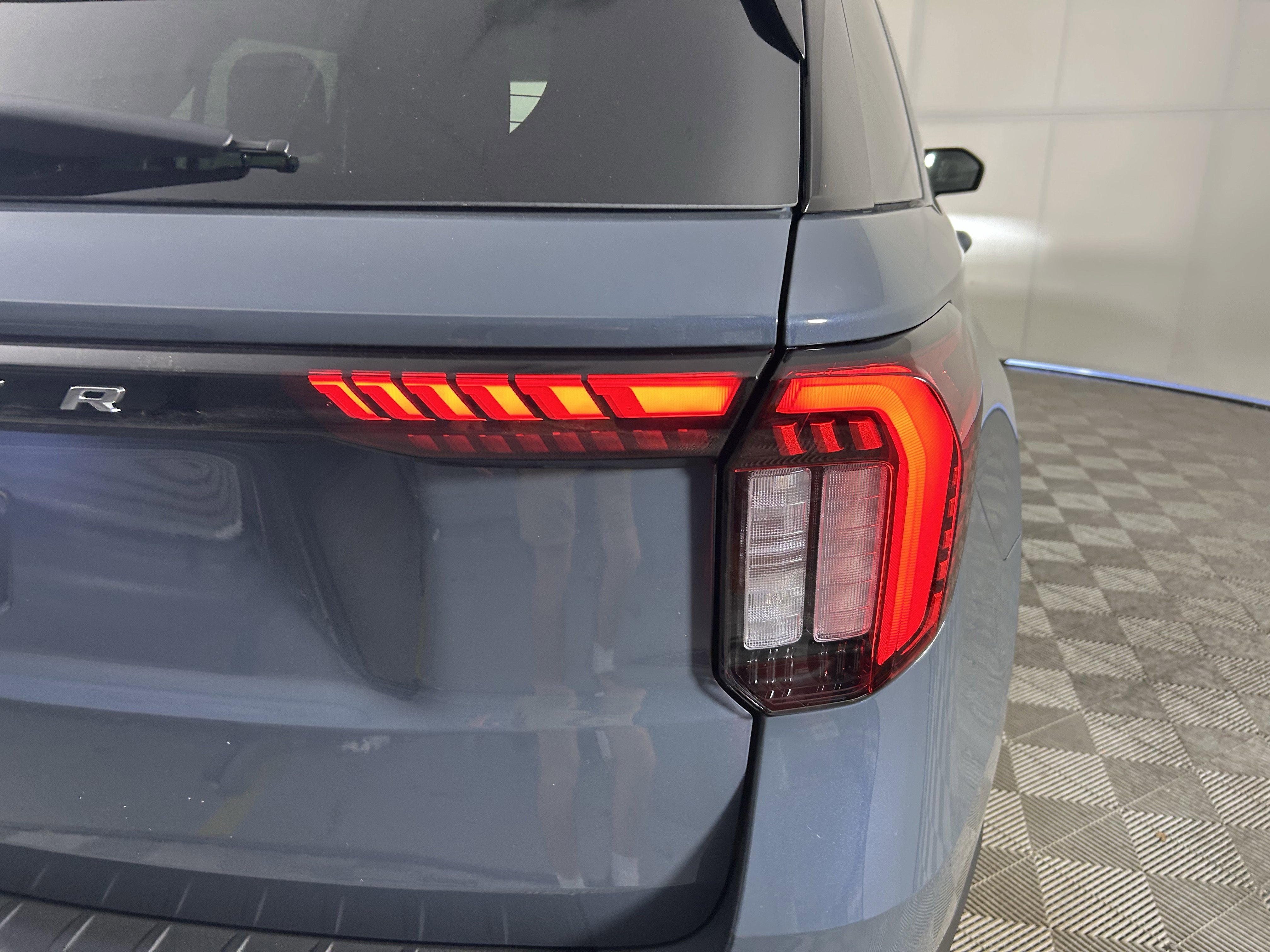 2025 Ford Explorer photo 11
