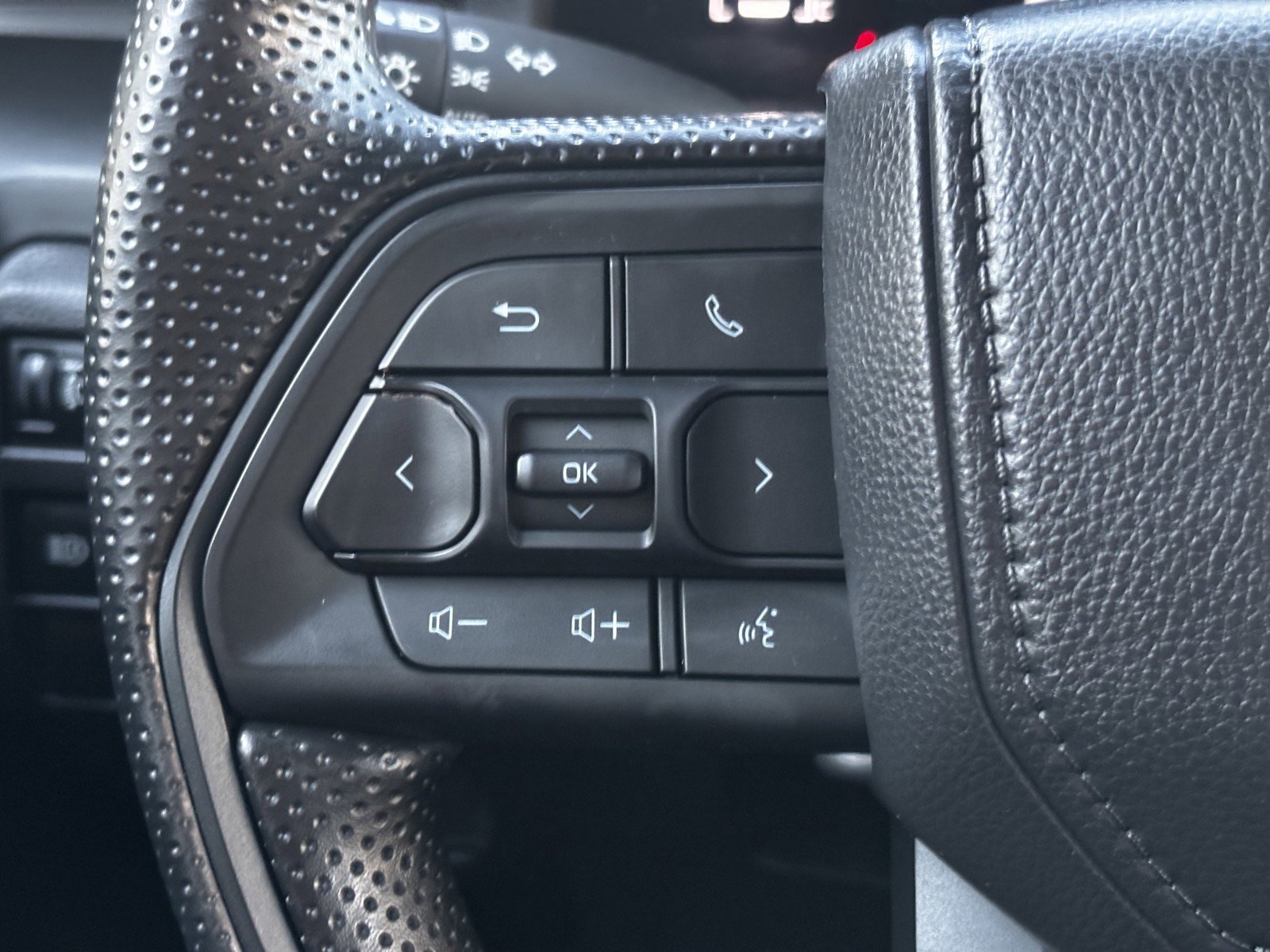 2025 Toyota Tacoma SR 4x4 photo 15