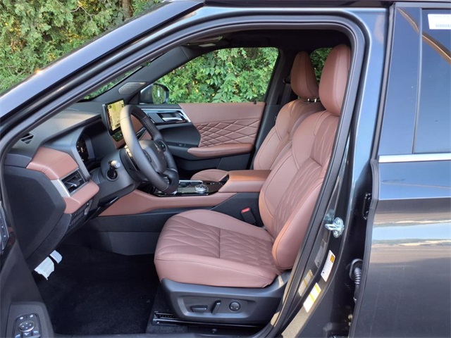 2025 Mitsubishi Outlander SEL photo 3