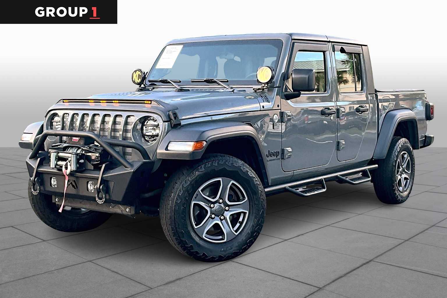 2020 Jeep Gladiator Sport's photo