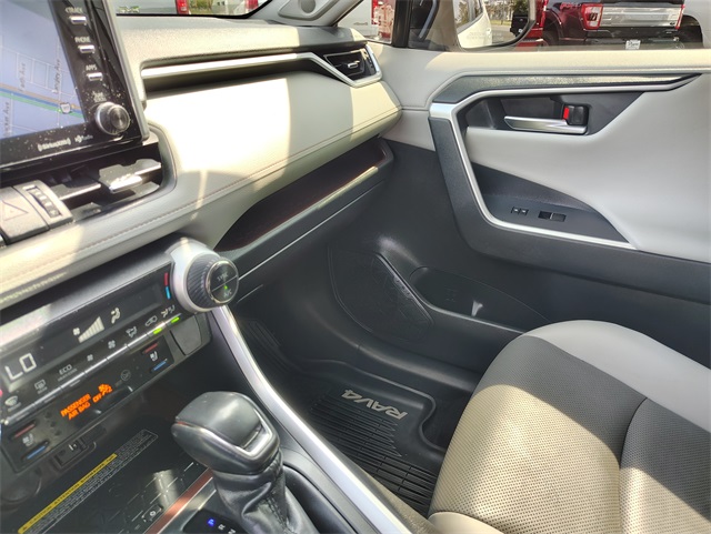 2019 Toyota RAV4 Limited photo 24