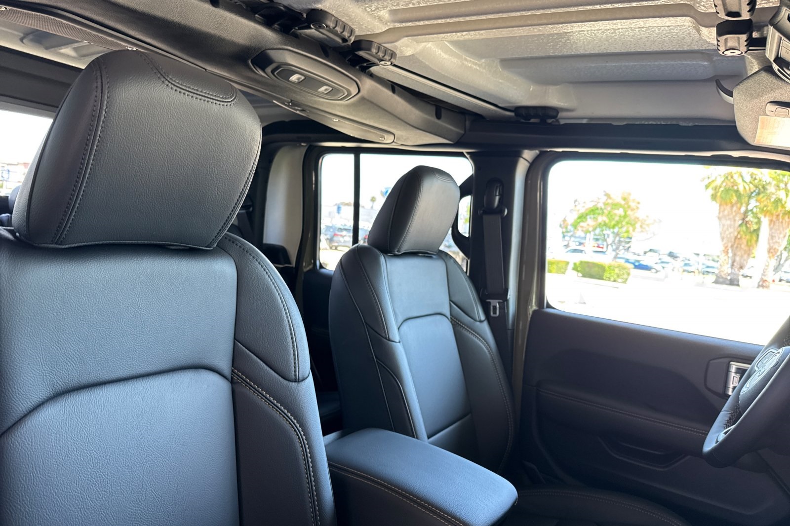 2025 Jeep Gladiator Sport photo 15