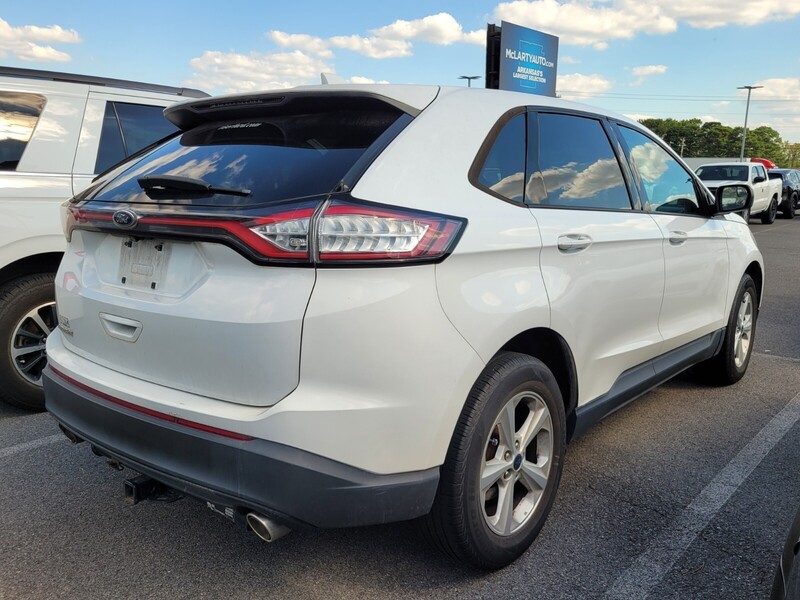 2015 Ford Edge SE photo 4