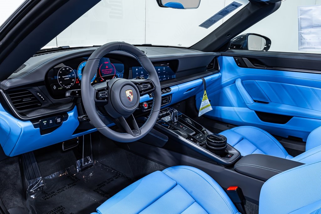 2025 Porsche 911 S photo 4