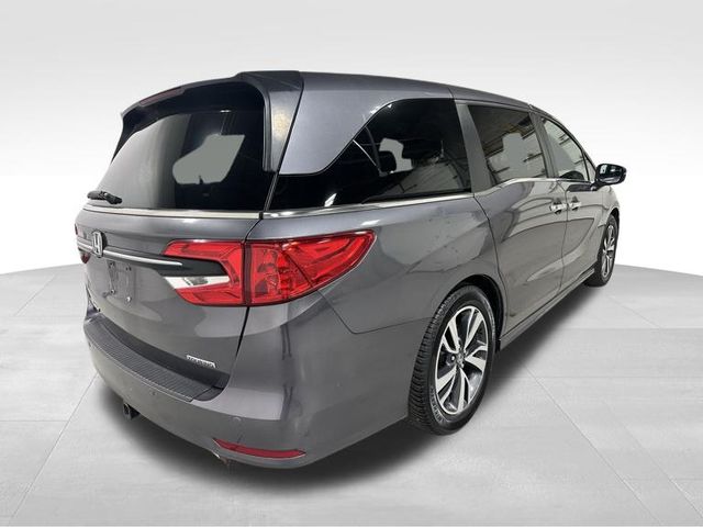 2021 Honda Odyssey Touring photo 2
