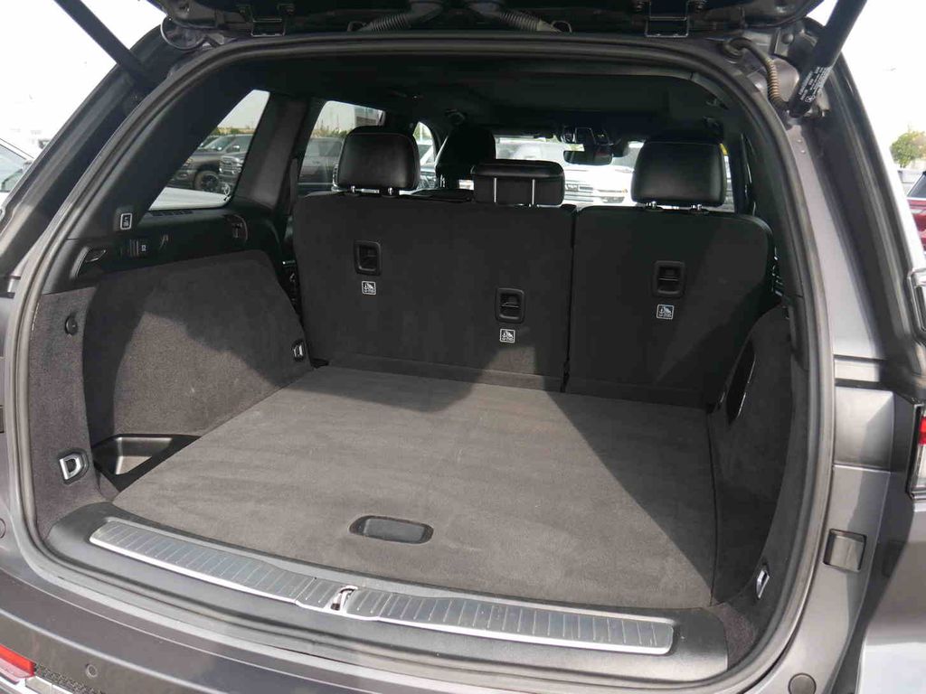2024 Jeep Grand Cherokee Overland photo 7