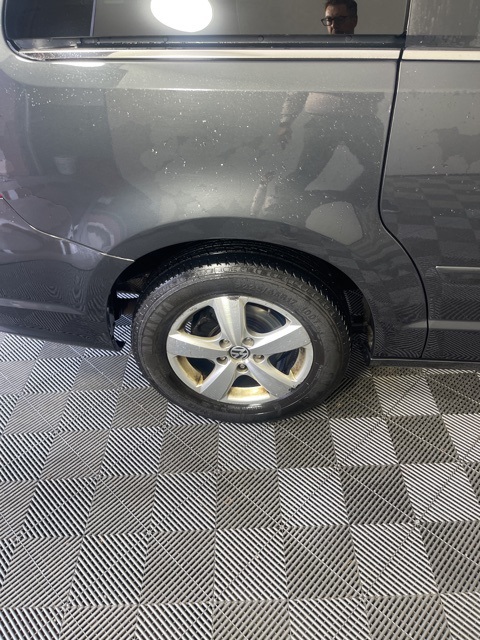 2011 Volkswagen Routan SE photo 20