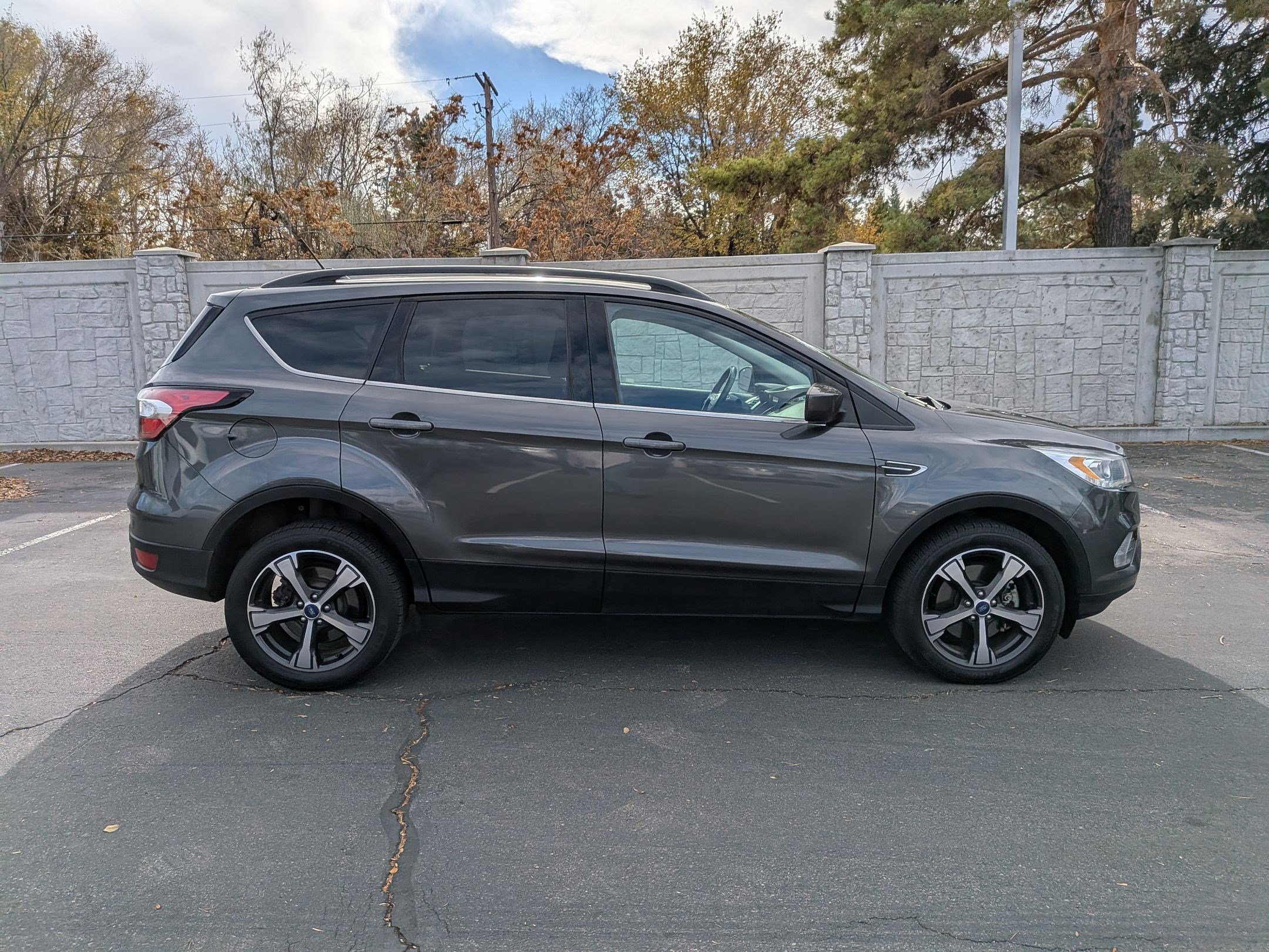 2018 Ford Escape SEL photo 2