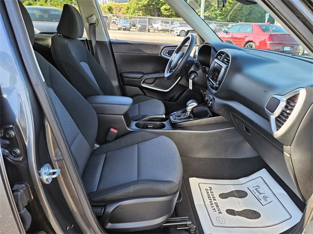 2023 Kia Soul LX photo 14
