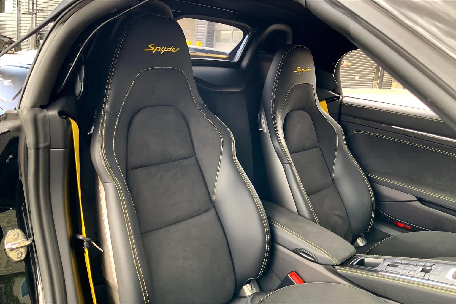 2022 Porsche Boxster Spyder photo 18