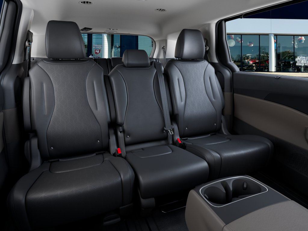 2026 Kia Carnival EX photo 14
