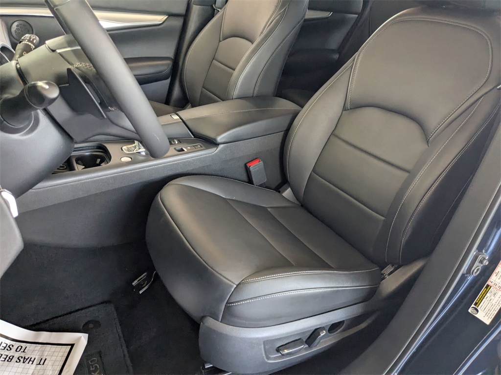 2019 Infiniti QX50 Luxe AWD photo 12