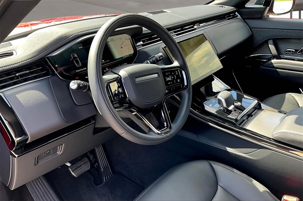 2025 Land Rover Range Rover Sport SE photo 4