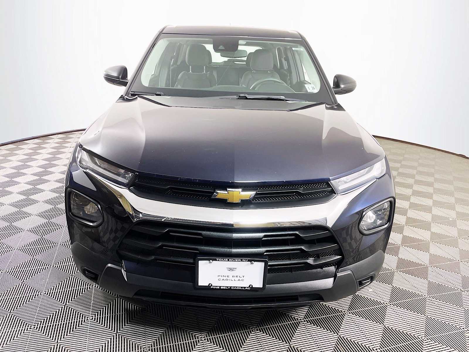 2021 Chevrolet Trailblazer LS photo 2