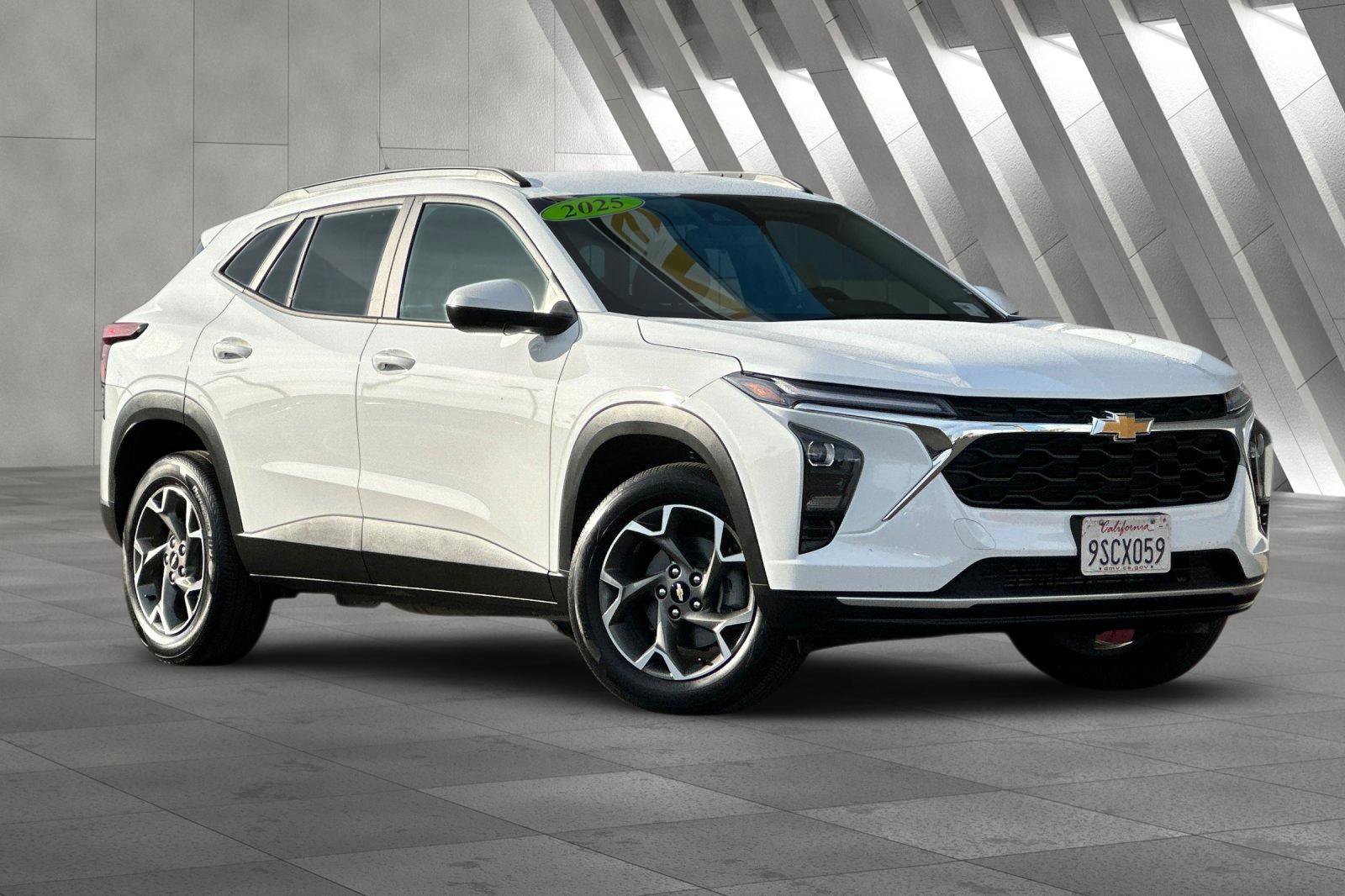 2025 Chevrolet Trax LT's photo