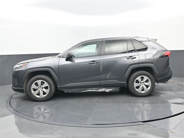 2023 Toyota RAV4 LE photo 6