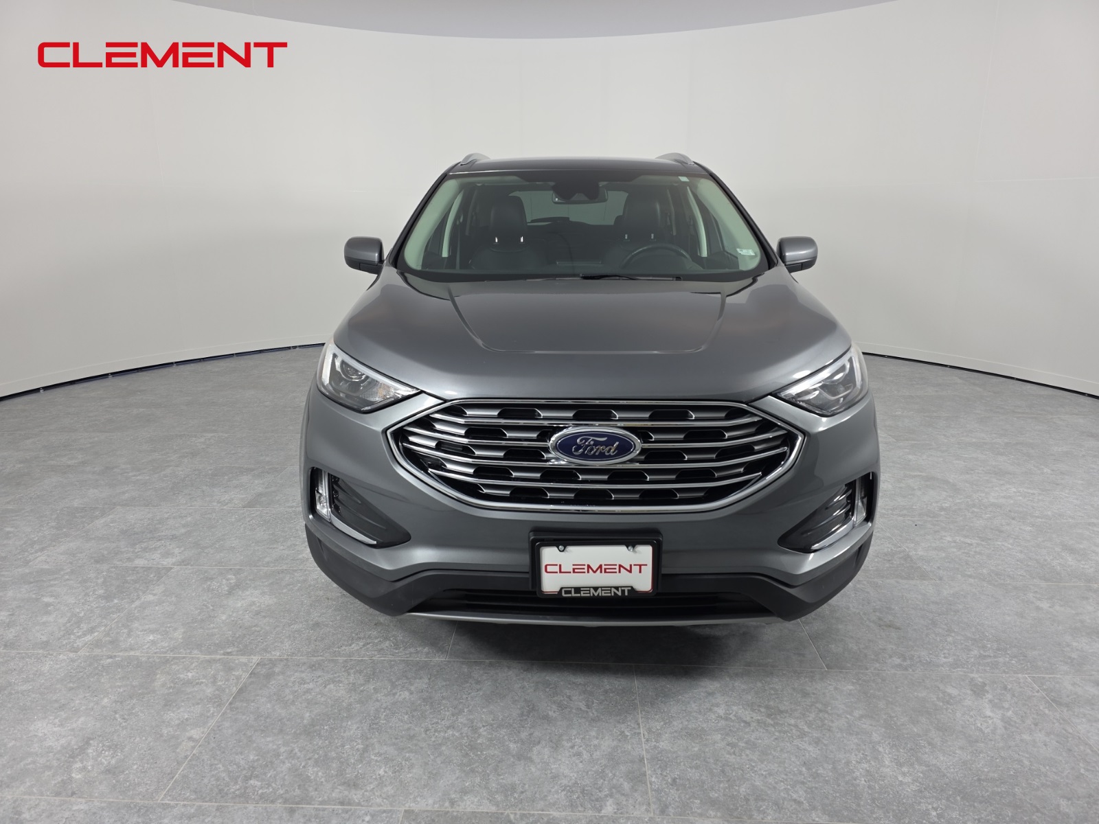 2022 Ford Edge SEL photo 2
