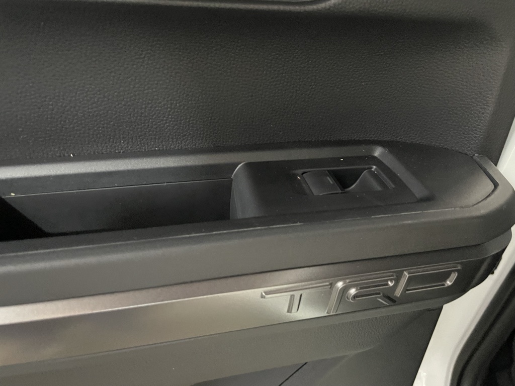 2025 Toyota Tacoma SR5 photo 18