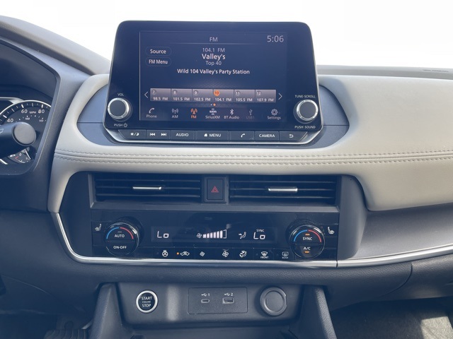 2023 Nissan Rogue SV photo 14