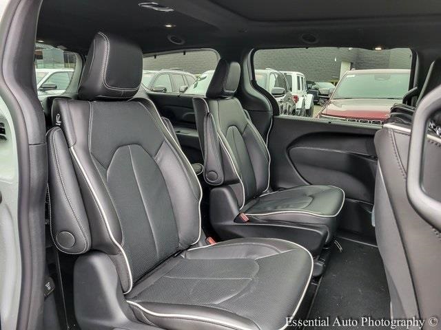 2025 CHRYSLER PACIFICA - Image 31