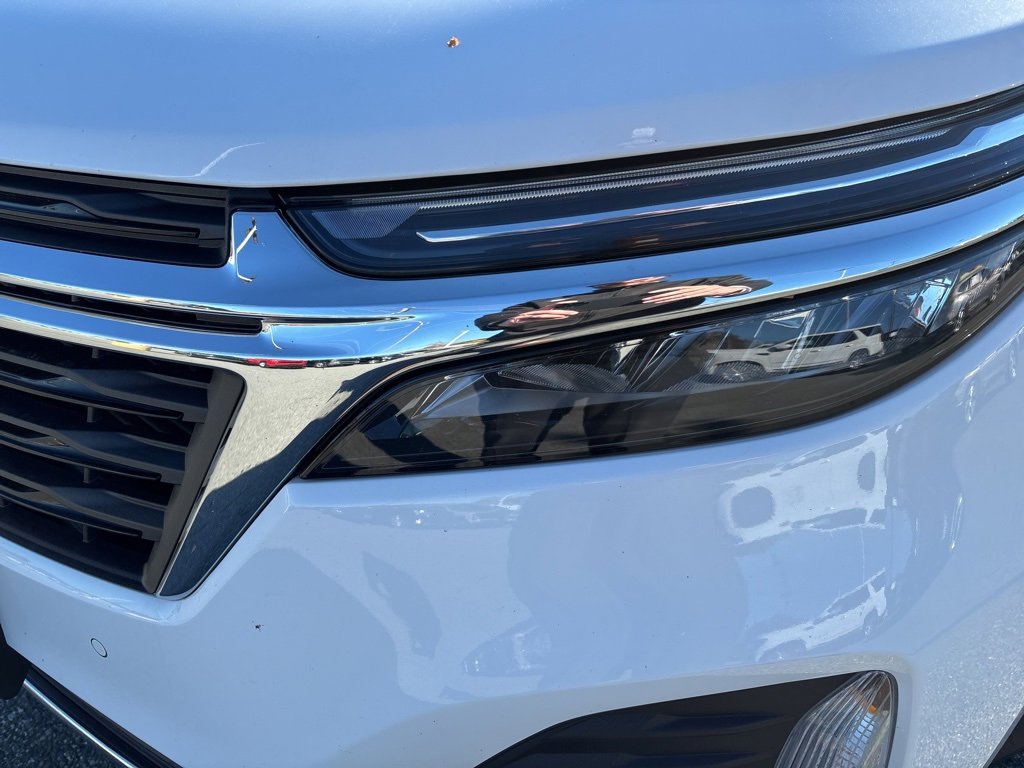 2024 Chevrolet Equinox LT photo 2