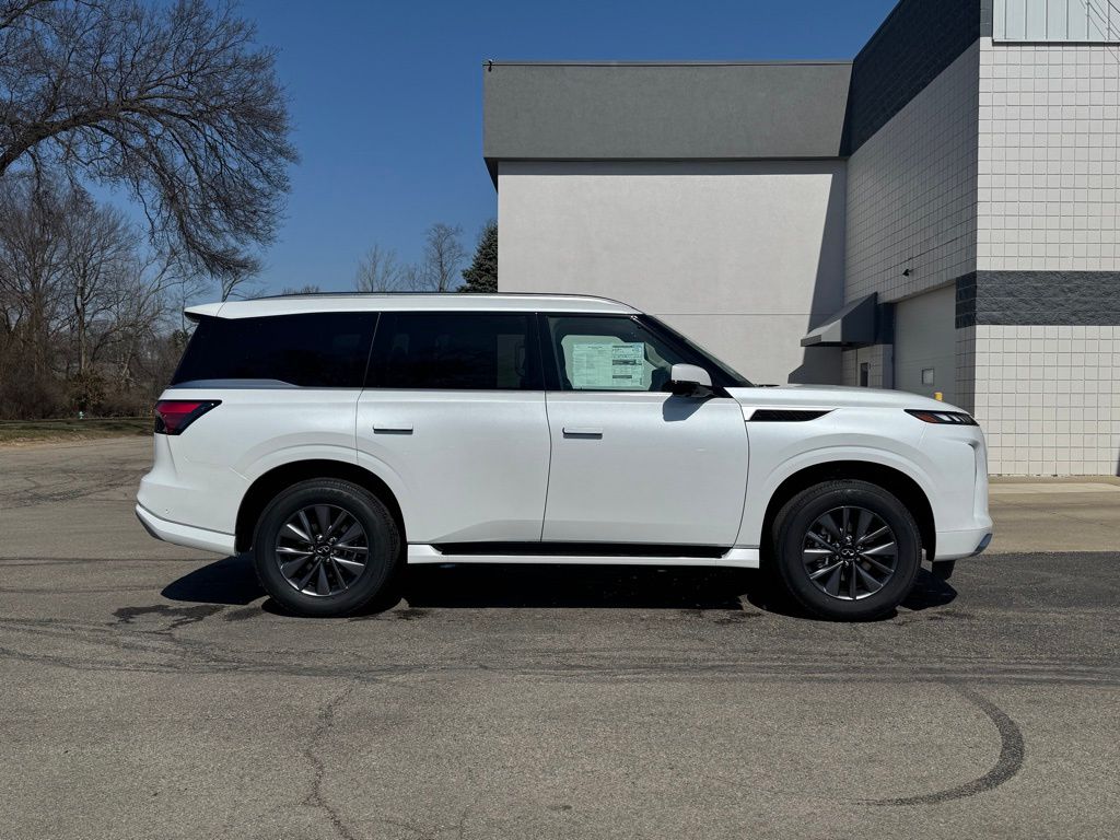 2025 Infiniti QX80 Pure photo 2