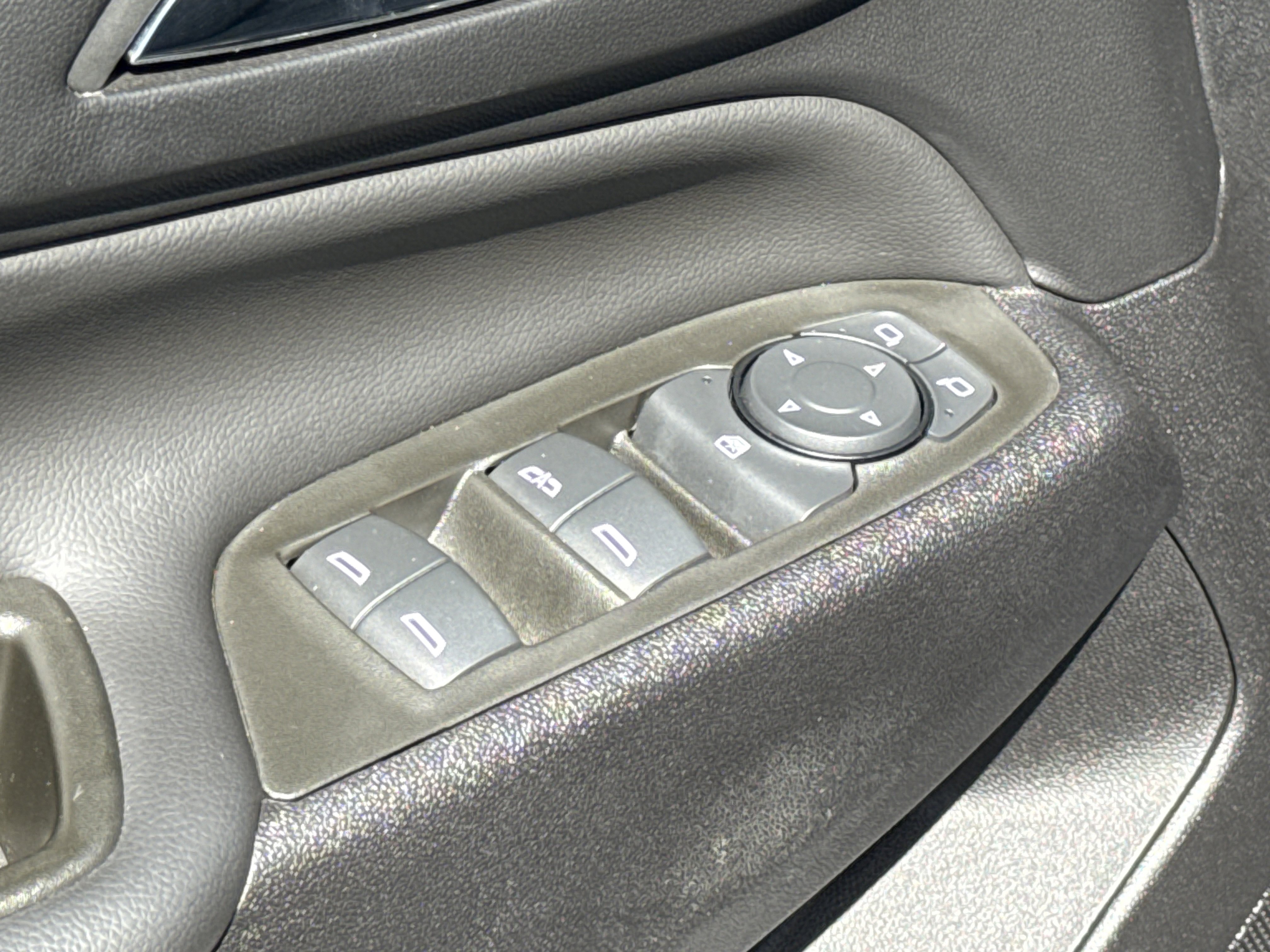 2024 Chevrolet Equinox LT photo 3