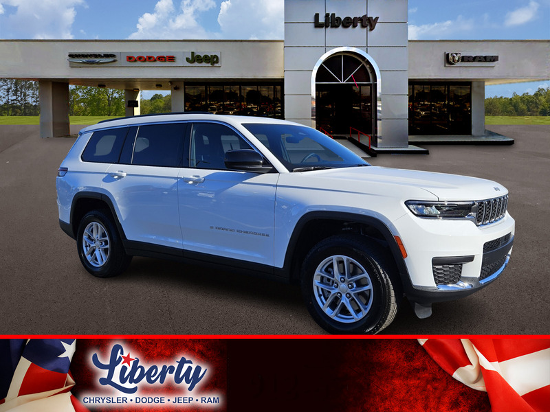 2025 Jeep Grand Cherokee L Laredo's photo