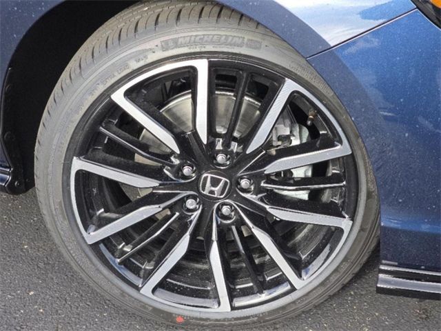2025 Honda Accord Hybrid Touring photo 2