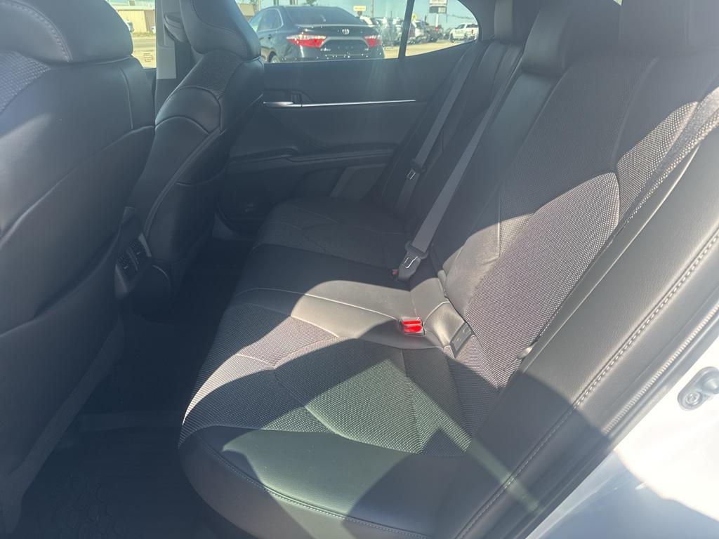 2023 Toyota Camry Hybrid XLE photo 11