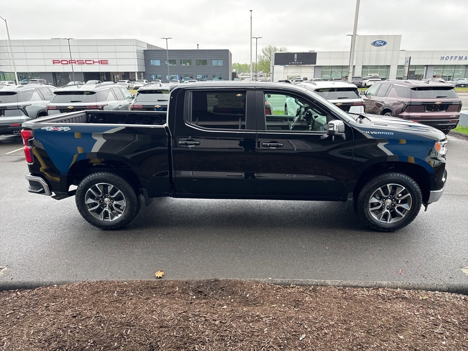 2026 Chevrolet Silverado 1500 LT photo 3