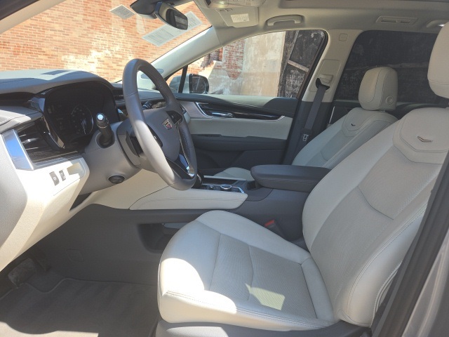 2025 Cadillac XT6 Premium Luxury photo 7