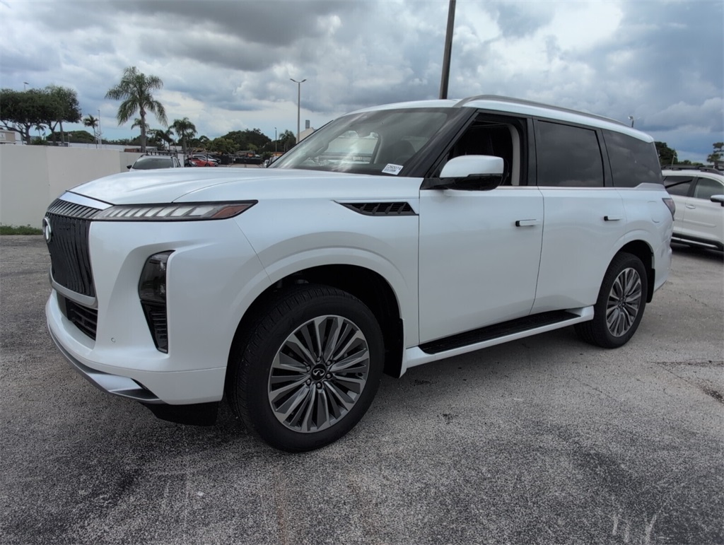2026 Infiniti QX80 Luxe photo 4