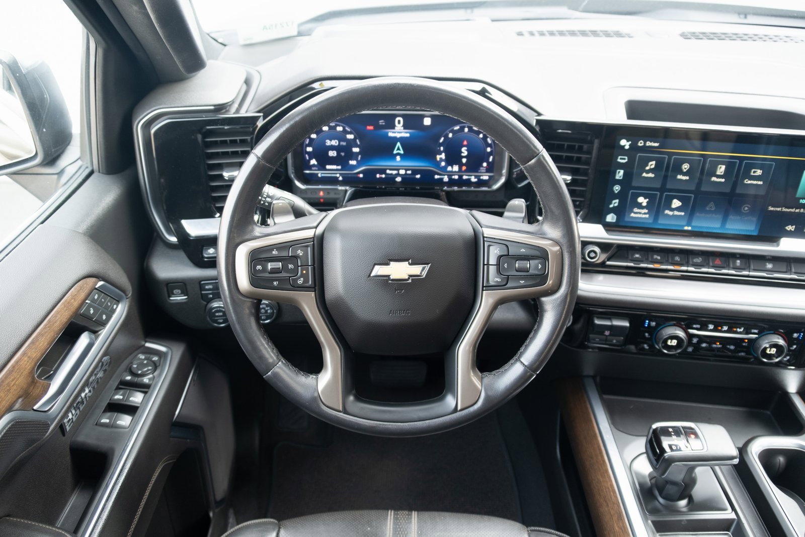 2023 Chevrolet Silverado 1500 High Country photo 2